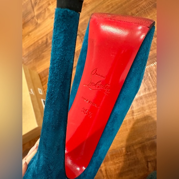 Christian Louboutin authentic daffodils 160 veau velour. - Picture 3 of 3